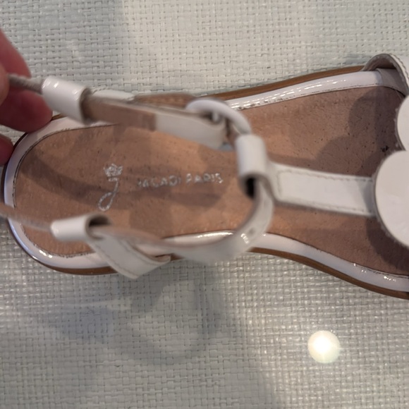 Jacadi Patent Leather Flower Sandals 26 - Picture 3 of 3